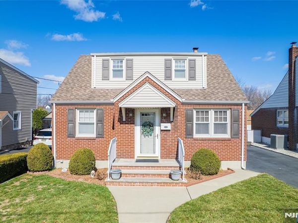 281 Fencsak Avenue, ELMWOOD PARK, NJ 07407