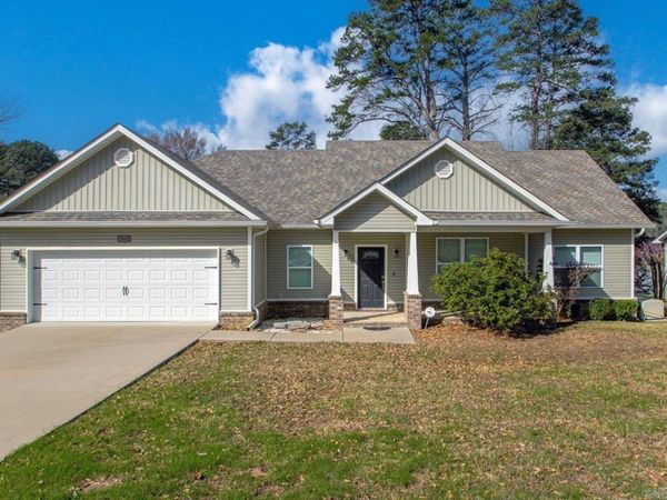 1812 E Lakeview, Benton, AR 72015