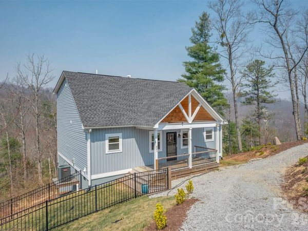 823 Silverstone Drive , Hendersonville, NC 28792