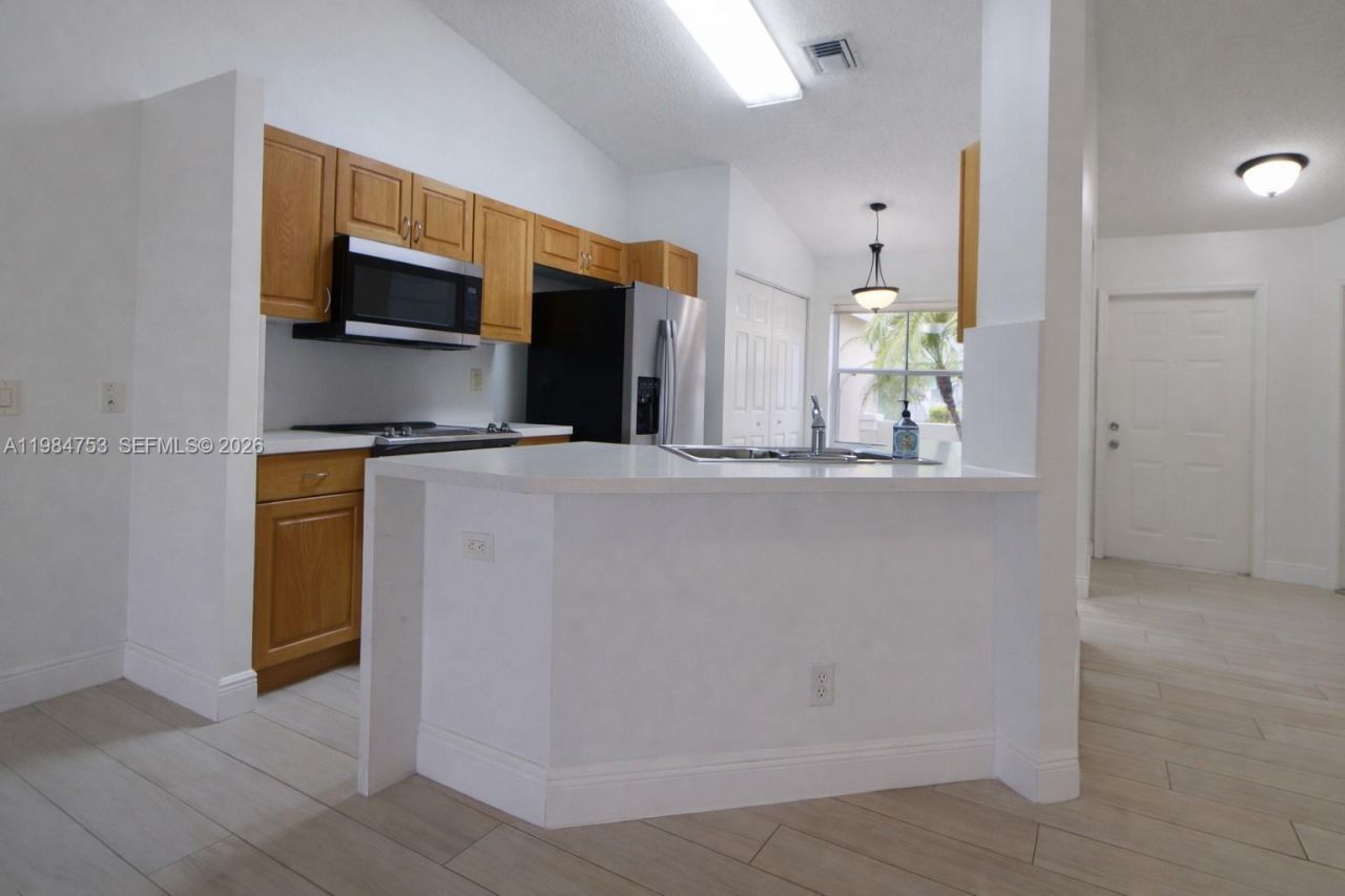 1918 Andromeda Ln, Unit 1918, Weston, FL 33327 Photo