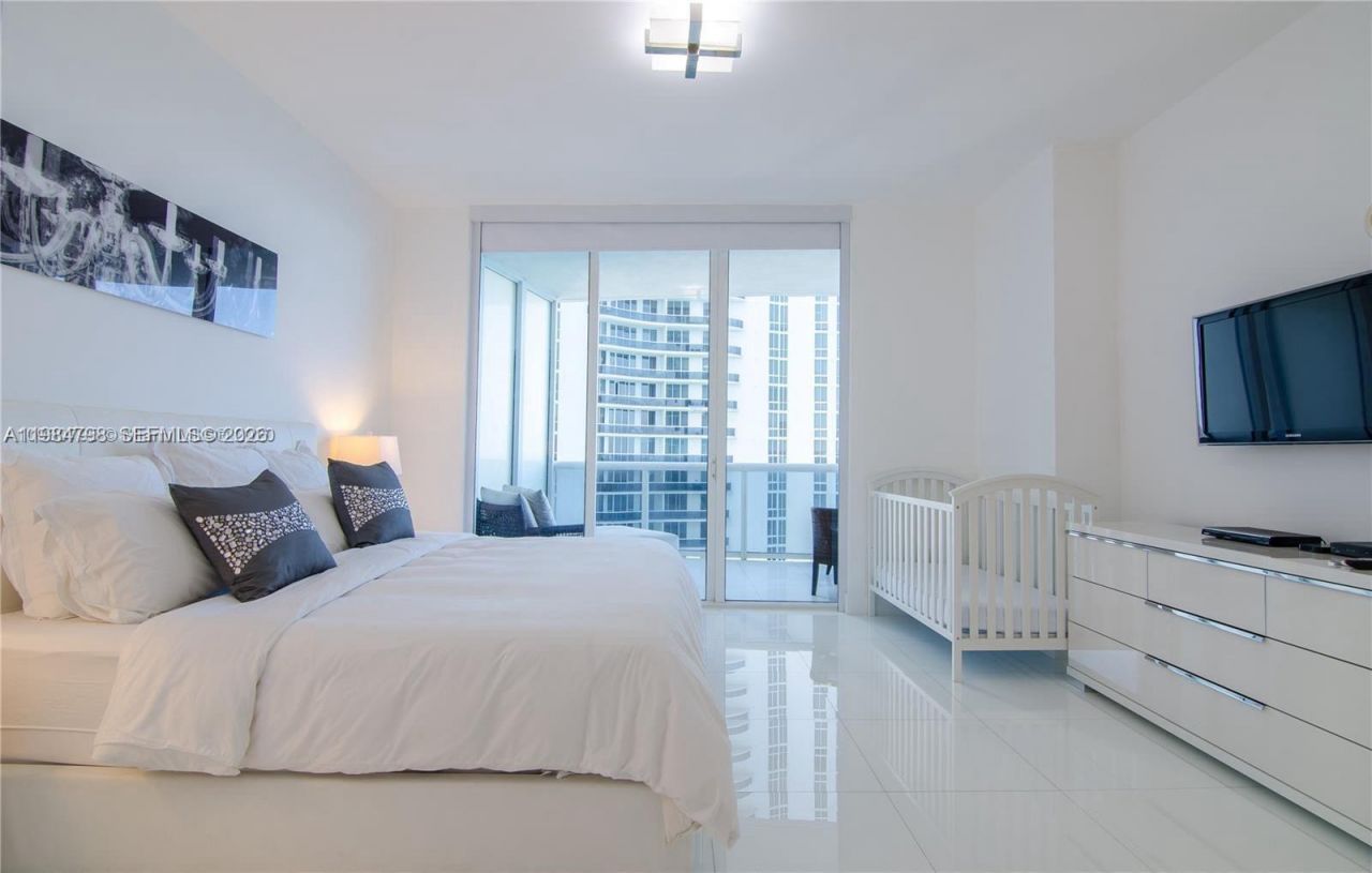 15811 Collins Ave , Unit 2602, Sunny Isles Beach, FL 33160 Photo