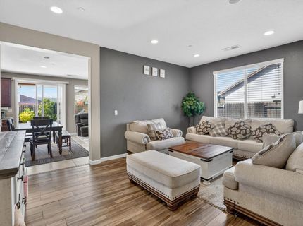 7434 Thorndale Way, Sacramento, CA 95829 Photo