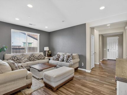 7434 Thorndale Way, Sacramento, CA 95829 Photo