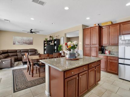 7434 Thorndale Way, Sacramento, CA 95829 Photo