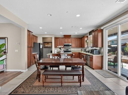 7434 Thorndale Way, Sacramento, CA 95829 Photo