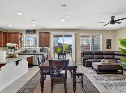 7434 Thorndale Way, Sacramento, CA 95829 Photo