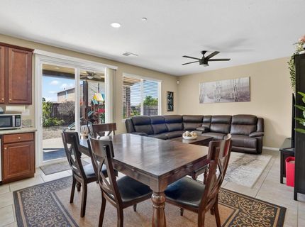 7434 Thorndale Way, Sacramento, CA 95829 Photo