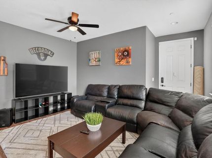 7434 Thorndale Way, Sacramento, CA 95829 Photo