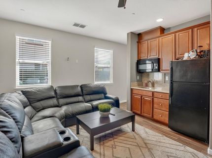 7434 Thorndale Way, Sacramento, CA 95829 Photo