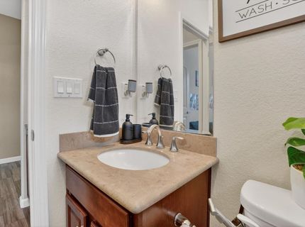 7434 Thorndale Way, Sacramento, CA 95829 Photo