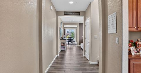 7434 Thorndale Way, Sacramento, CA 95829 Photo