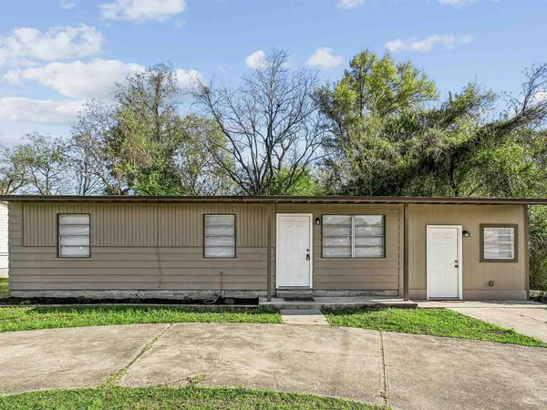 833 W Michigan Ave, Pensacola, FL 32505