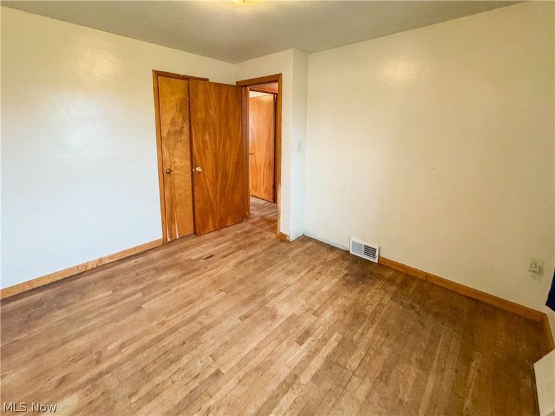 165 Piccadilly Street, Campbell, OH 44405 Photo 12