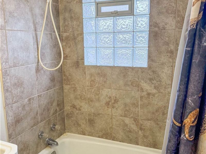 165 Piccadilly Street, Campbell, OH 44405 Photo 14