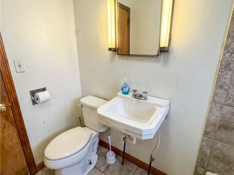 165 Piccadilly Street, Campbell, OH 44405 Photo 15