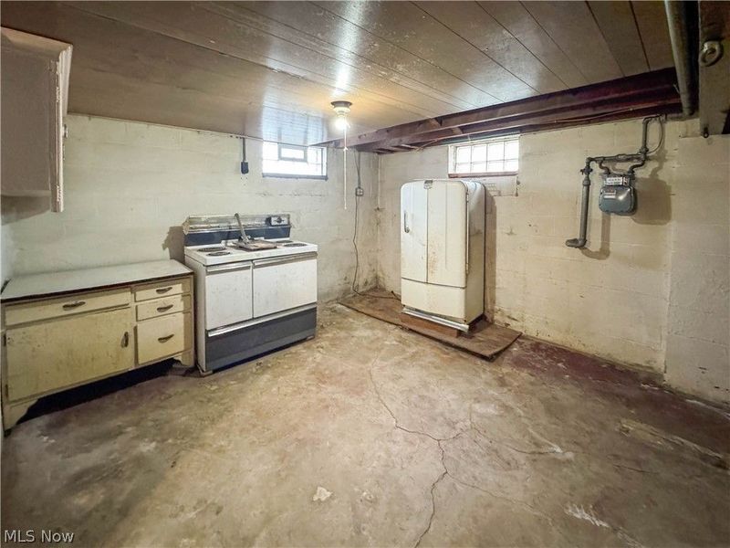 165 Piccadilly Street, Campbell, OH 44405 Photo 19