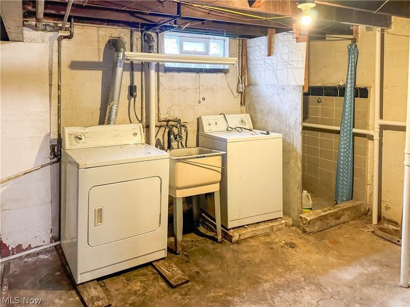 165 Piccadilly Street, Campbell, OH 44405 Photo 21