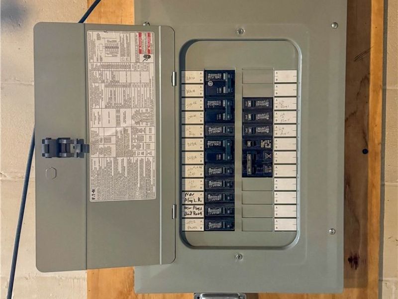 165 Piccadilly Street, Campbell, OH 44405 Photo 24