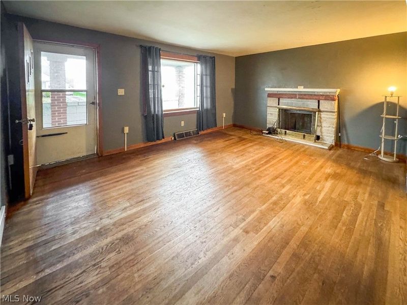 165 Piccadilly Street, Campbell, OH 44405 Photo 7