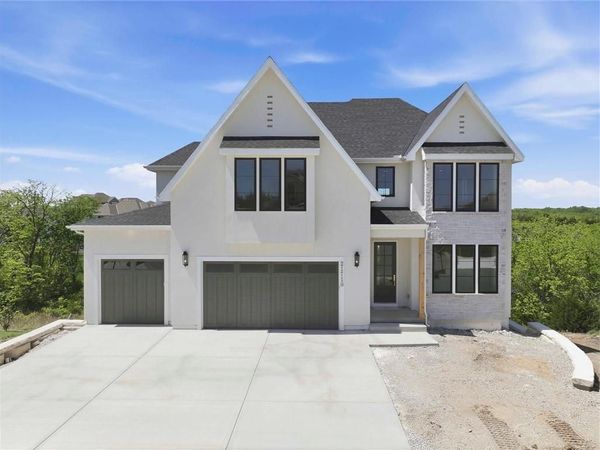21710 W 80th Terrace, Shawnee, KS 66220