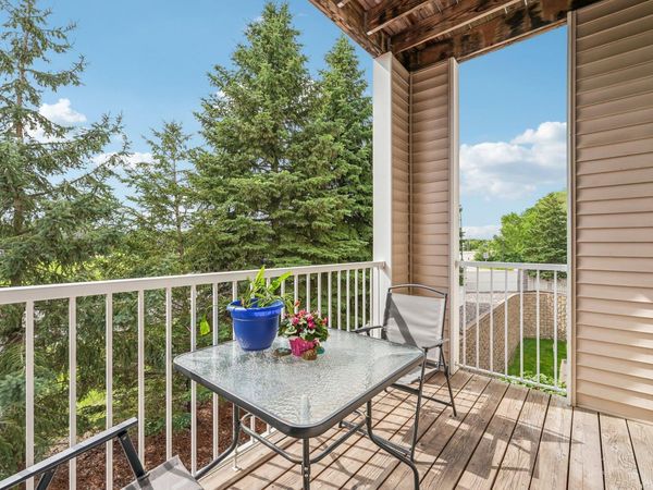 12761 Collegeview Drive, Unit 201, Eden Prairie, MN 55347