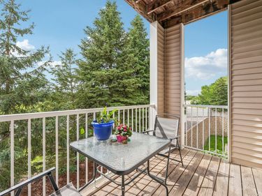 12761 Collegeview Drive, Unit 201, Eden Prairie, MN 55347