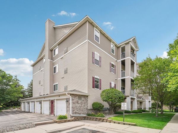 12761 Collegeview Drive, Unit 201, Eden Prairie, MN 55347