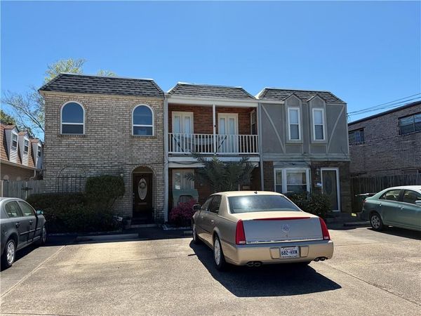 4504 BELLE Drive , Unit D, Metairie, LA 70006