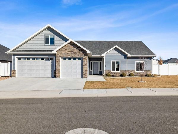 704 Midnight Sun Loop, Twin Falls, ID 83301