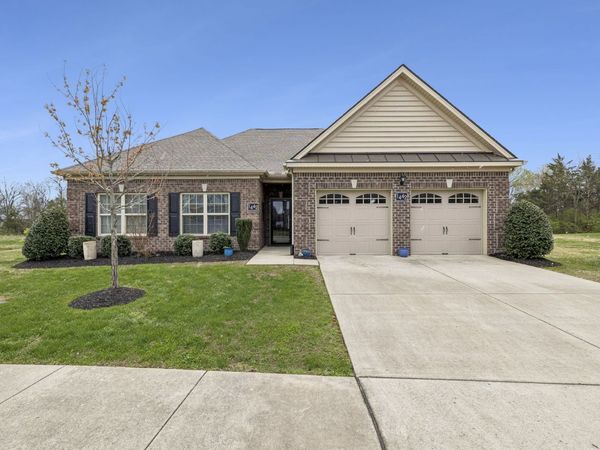 1442 Woodside Dr, Lebanon, TN 37087