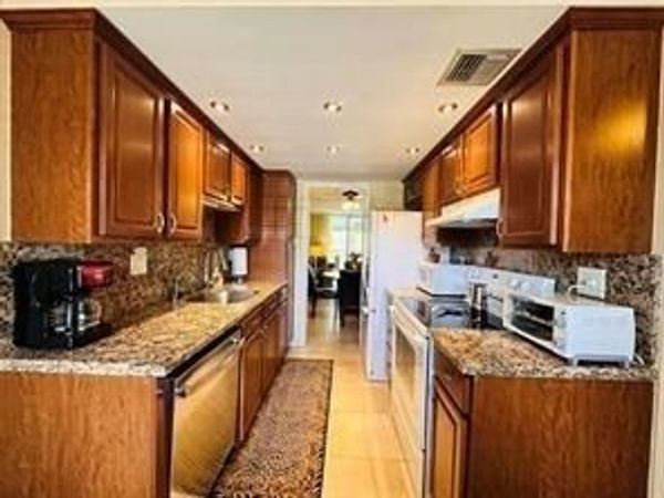 3099 NW 48th Avenue, Unit 253, Lauderdale Lakes, FL 33313