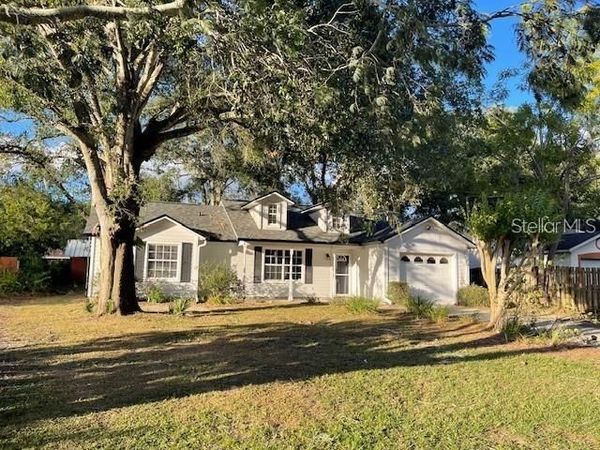 825 MARY FRANK COURT , MOUNT DORA, FL 32757