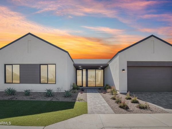 2351 E AQUARIUS Place, Chandler, AZ 85249