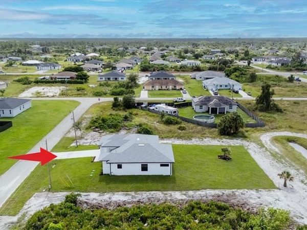 344 Parkman AVE , LEHIGH ACRES, FL 33974