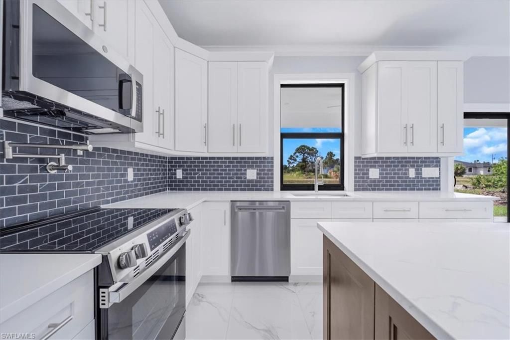 344 Parkman Ave, Lehigh Acres, FL 33974 Photo