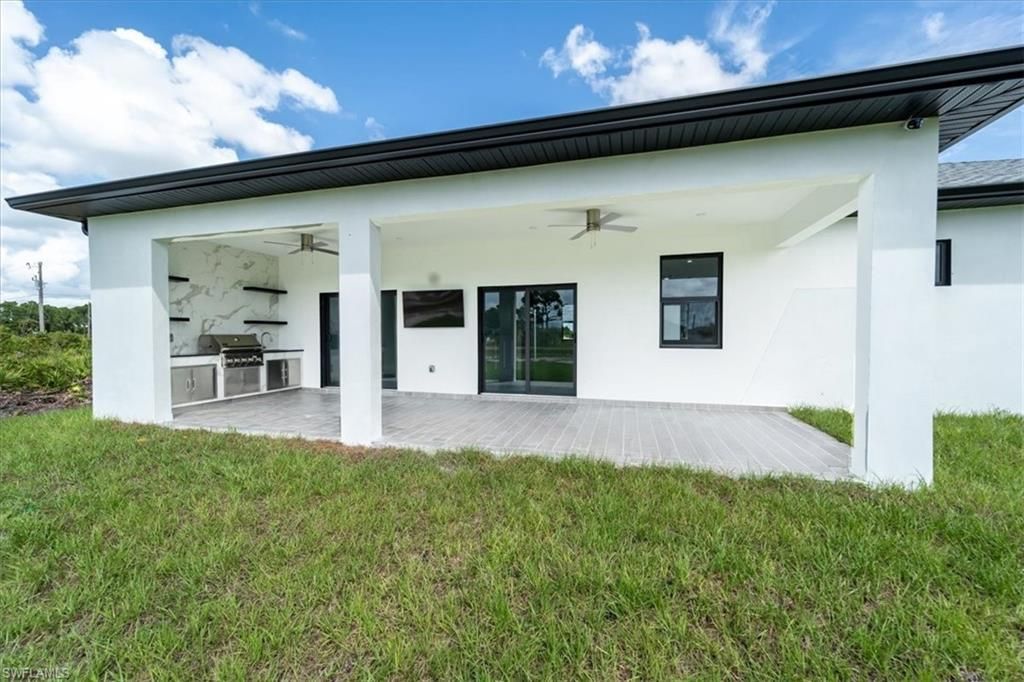 344 Parkman Ave, Lehigh Acres, FL 33974 Photo