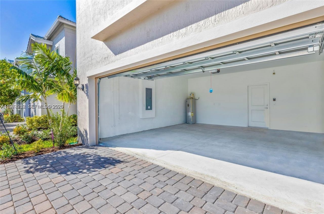 932 Banyan Dr , Hollywood, FL 33021 Photo