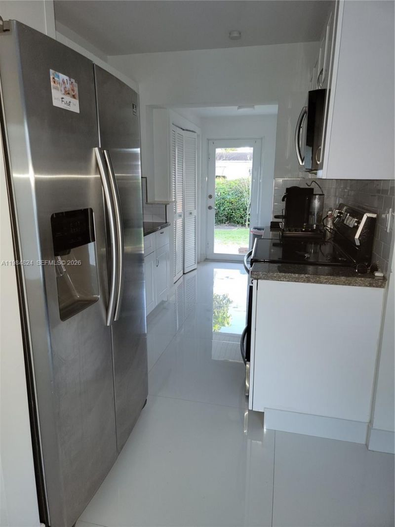 6300 SW 21st St, Unit 1, Miami, FL 33155 Photo