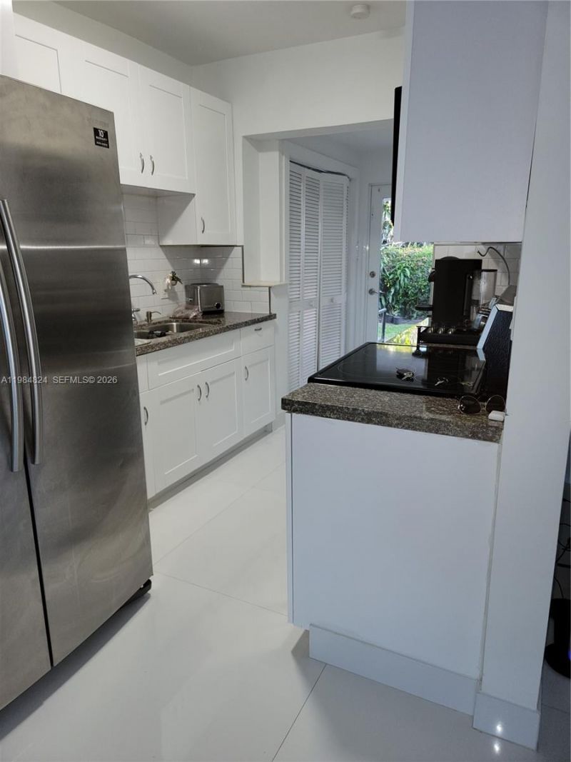 6300 SW 21st St, Unit 1, Miami, FL 33155 Photo