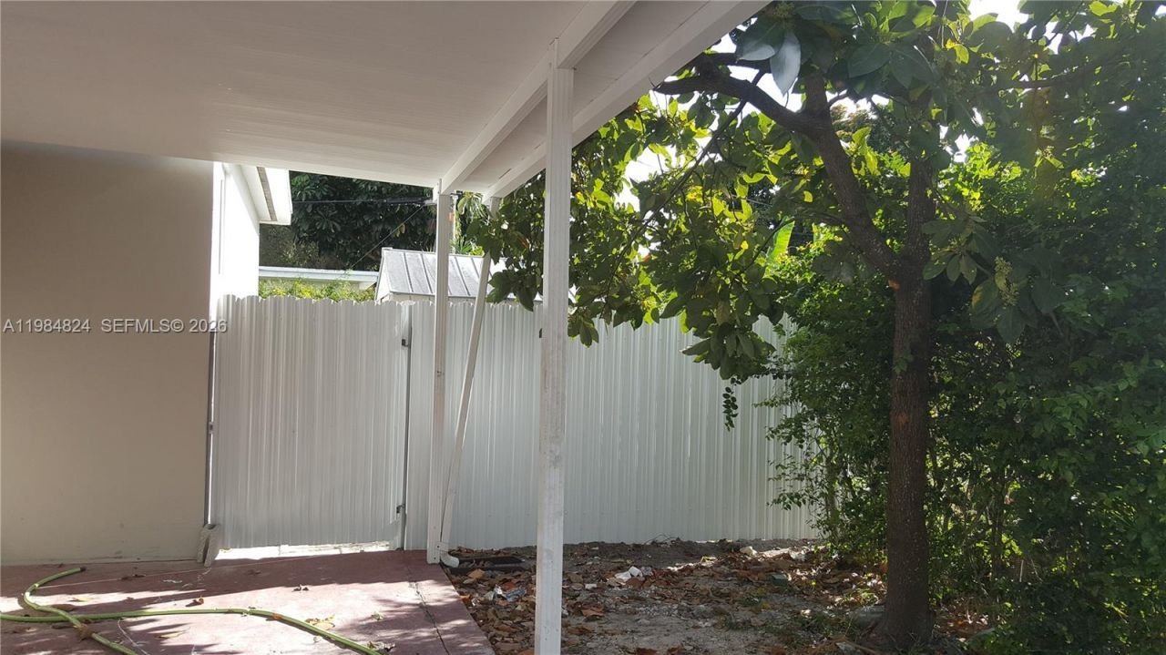 6300 SW 21st St, Unit 1, Miami, FL 33155 Photo