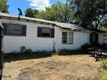 918 Local Vista Drive, Dallas, TX 75217