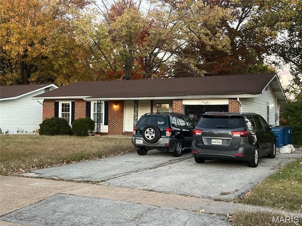 11136 Cadigan Drive , St Louis, MO 63138