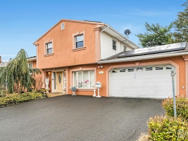 8 Monaghan Road, Edison, NJ 08817