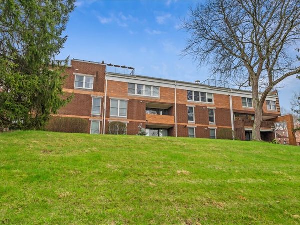 5742 5th Avenue, Unit 201, Pittsburgh, PA 15232