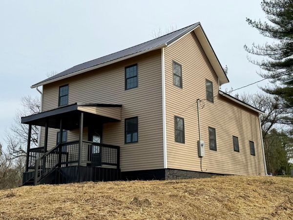 139 W High Street , Glenford, OH 43739