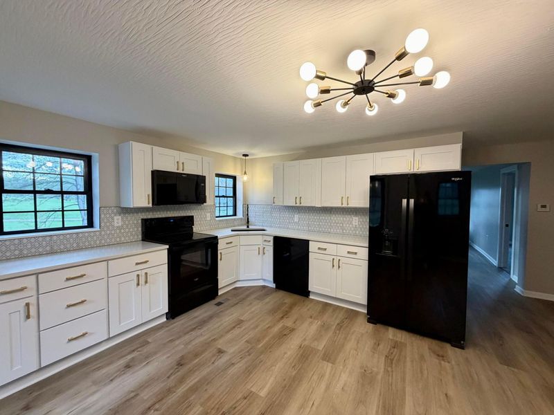 139 W High Street, Glenford, OH 43739 Photo 9