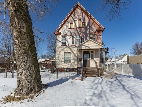 1116 N 2nd Street , Clinton, IA 52372