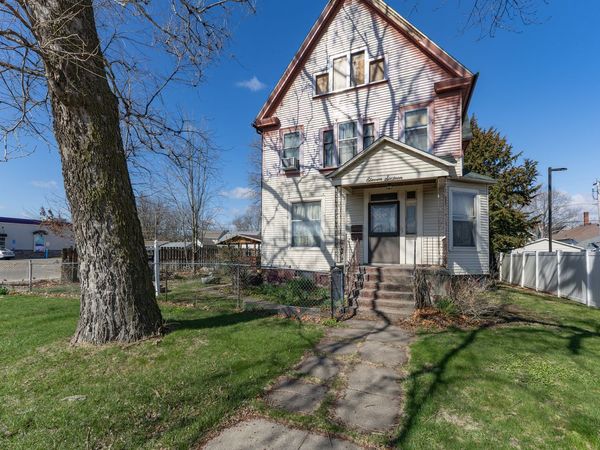 1116 N 2nd Street, Clinton, IA 52372