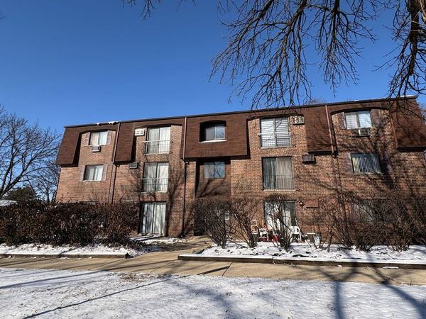 206 W Division Street , Unit L, Villa Park, IL 60181