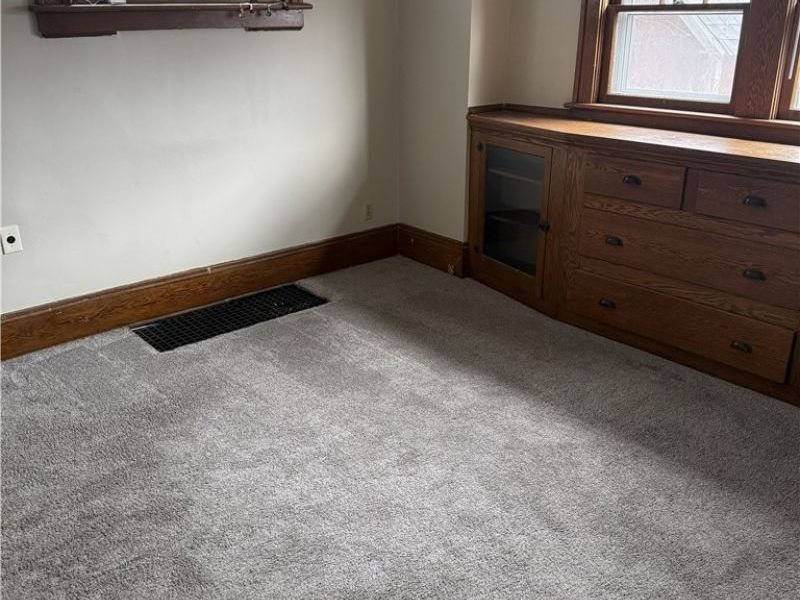 49 W Salome Avenue, Akron, OH 44310 Photo 4